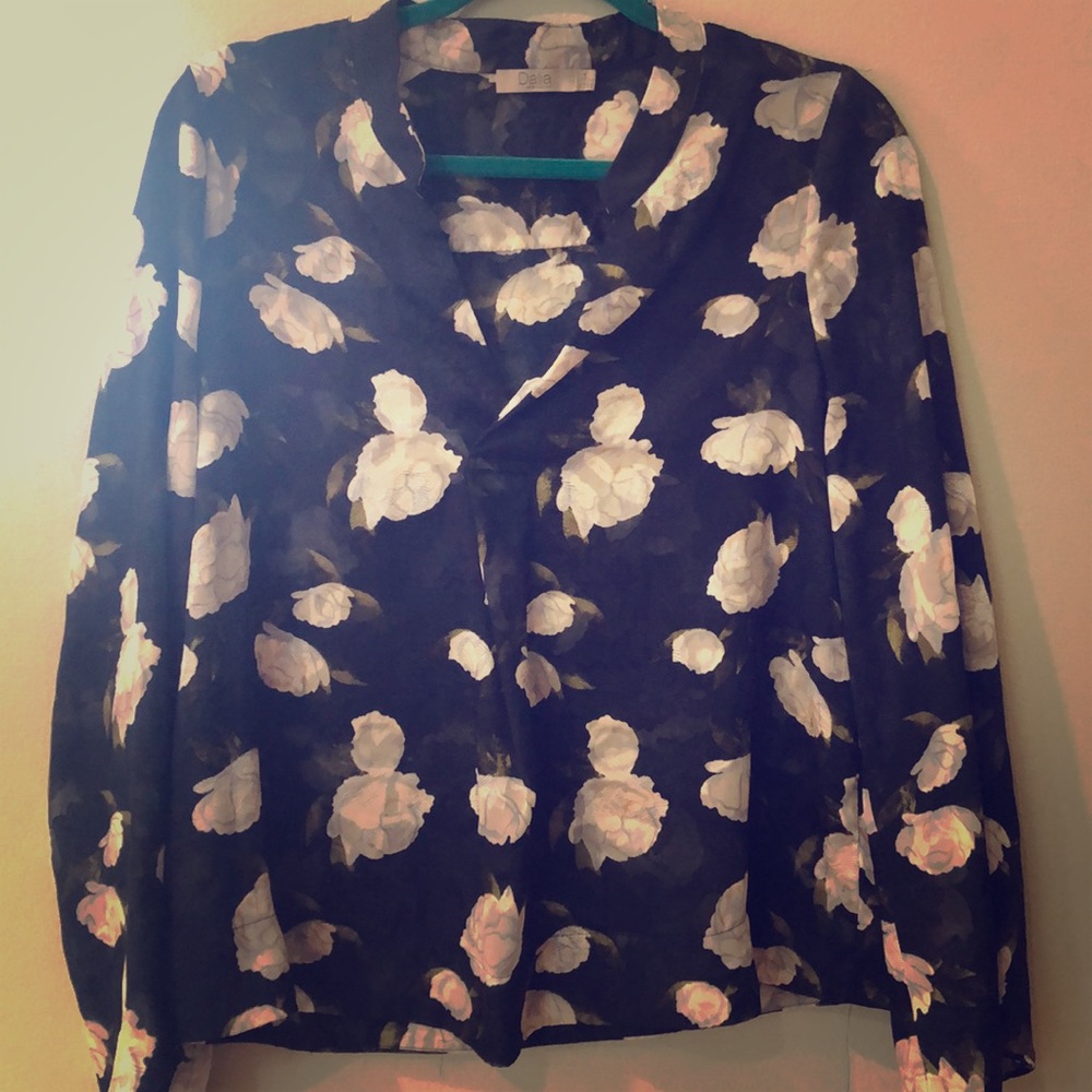 Sheer, float, floral, mandarin collar top